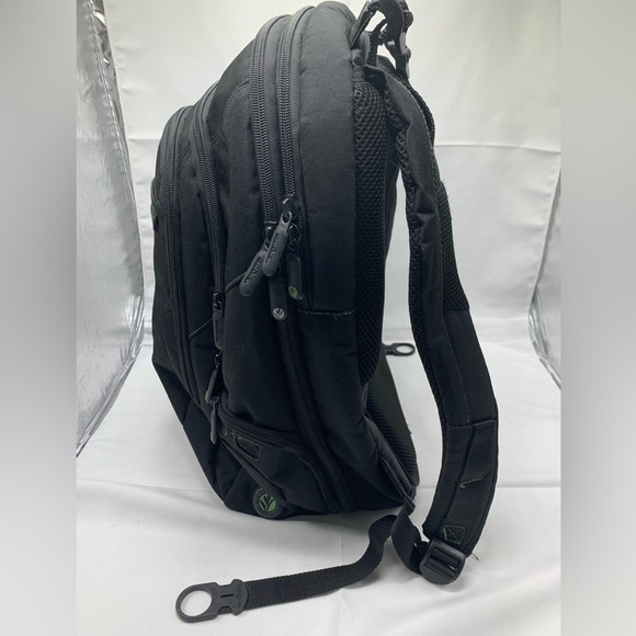 Targus Spruce Ecosmart Checkpoint Friendly Backpack - Picture 4 of 12